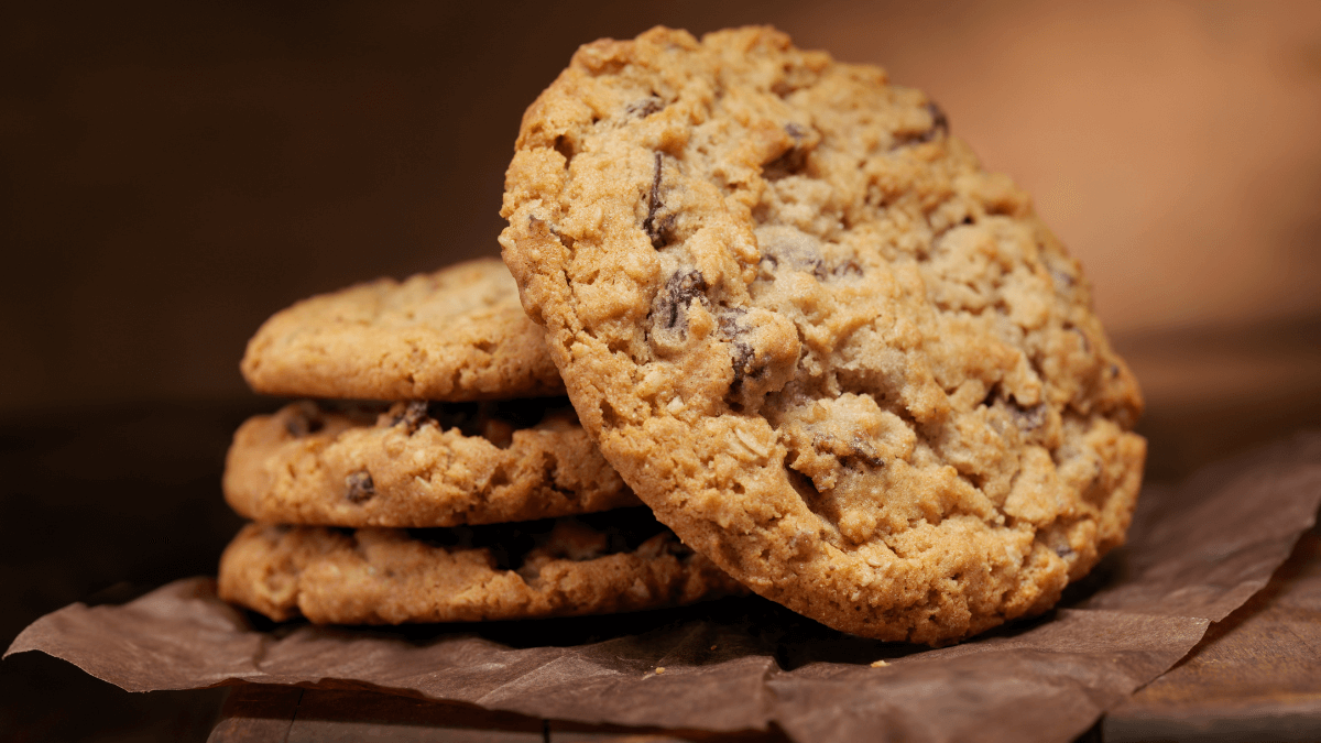 What Makes Cookies Flat and Crispy