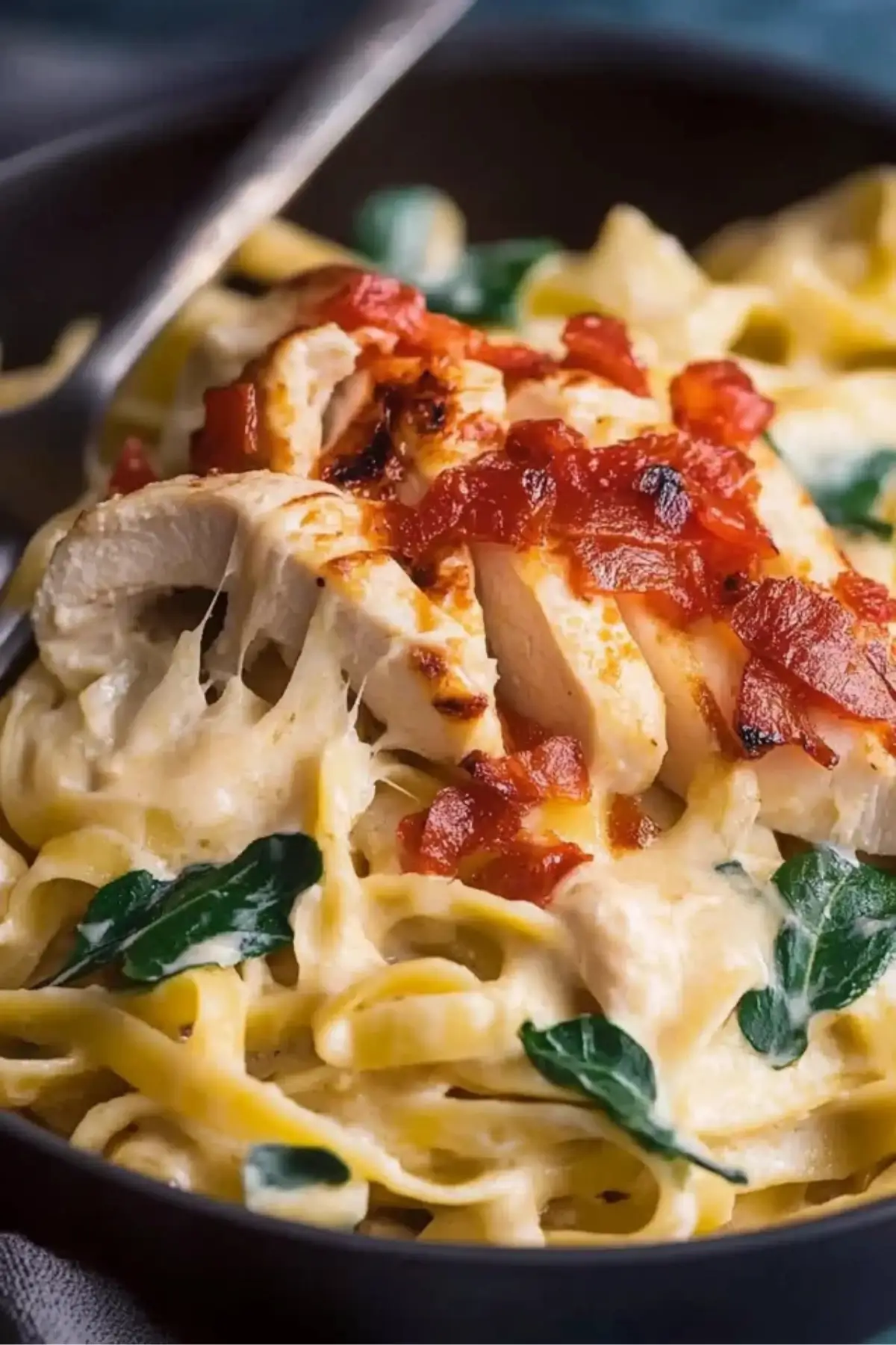 Creamy Chicken Pasta with Sun-Dried Tomatoes and Spinach