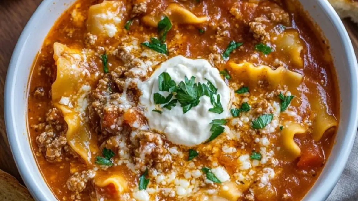 Cozy and Easy Lasagna Soup