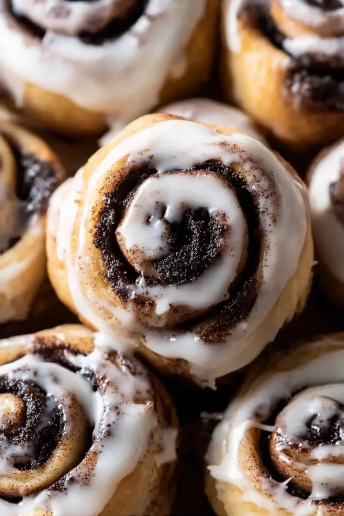 Cookies and Cream Cinnamon Rolls