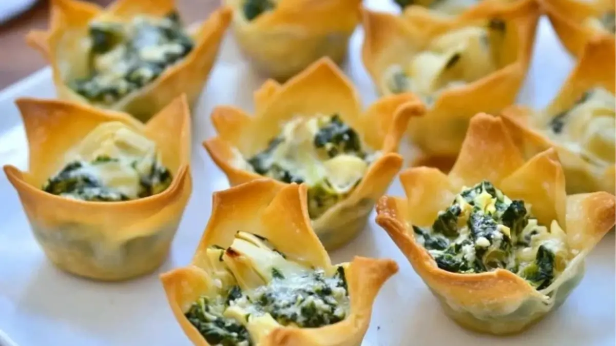 Spinach-Artichoke Dip Wonton Cups