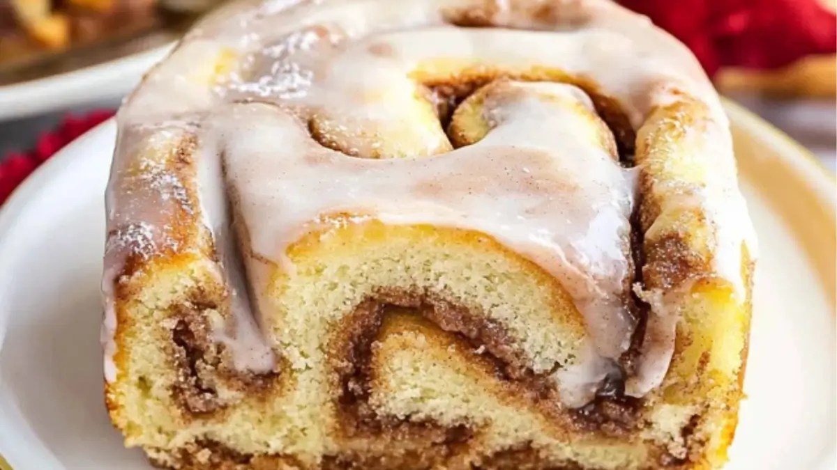 Cinnamon Roll Cake