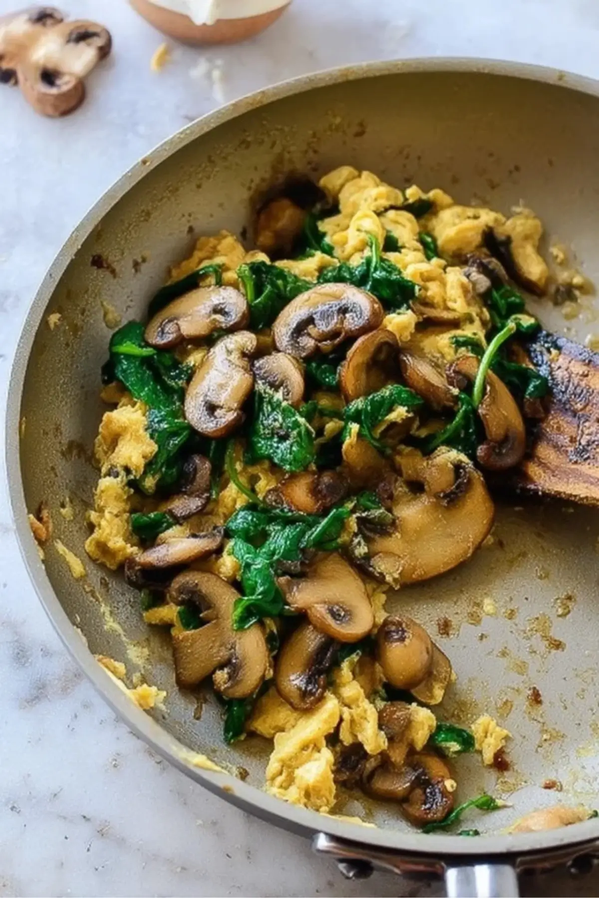 Mushroom-Spinach Scrambled Eggs Mushroom-Spinach Scrambled Eggs
