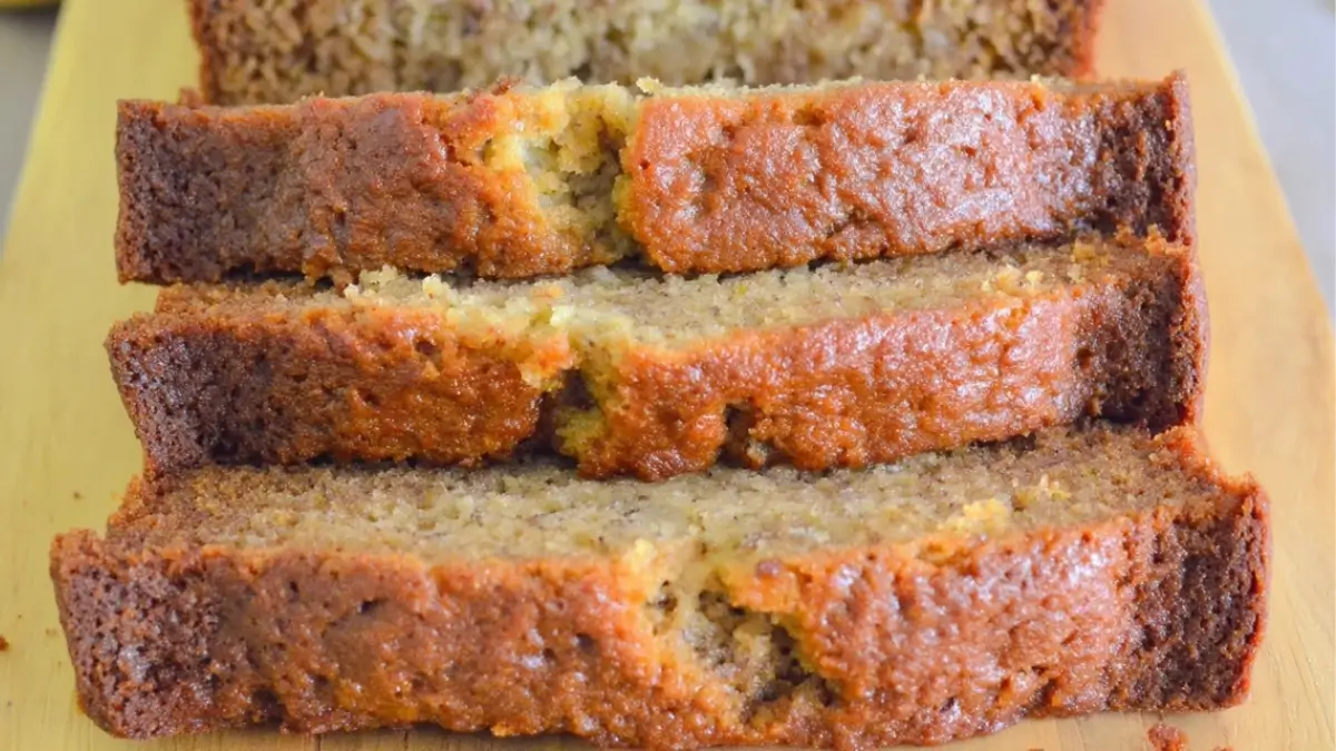 Moist & Easy Banana Bread