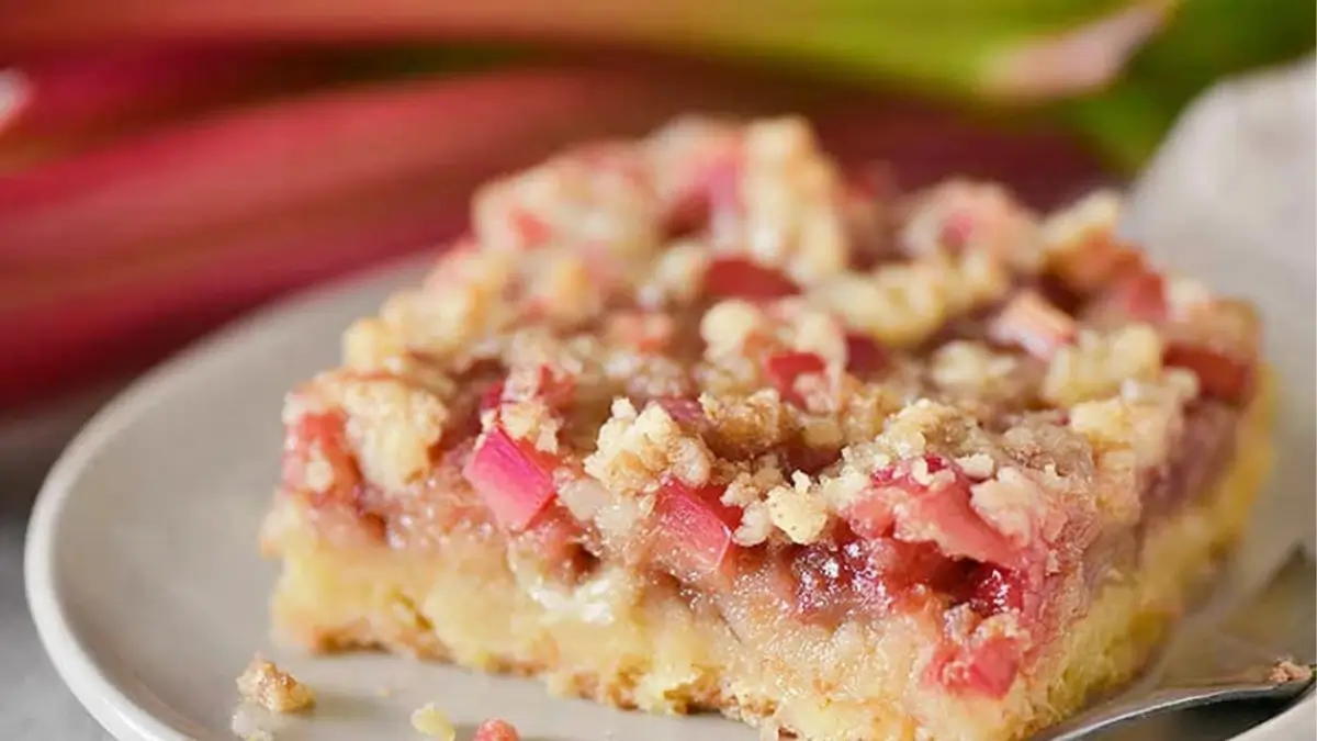 Rhubarb Dream Bars