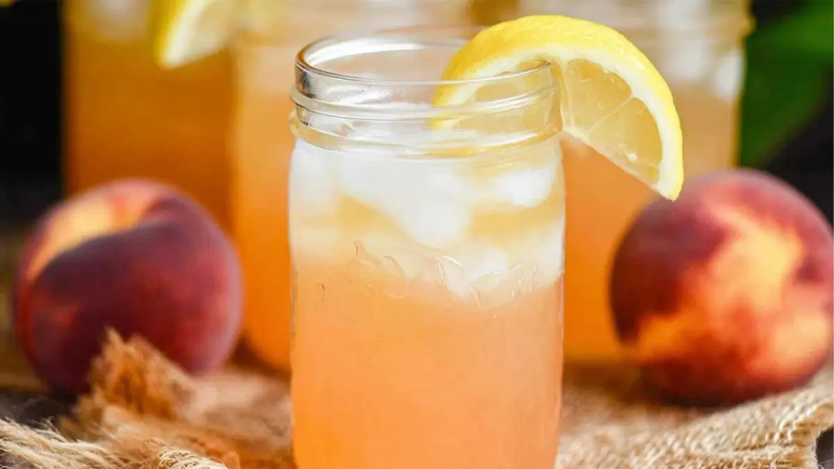 Homemade Peach Lemonade