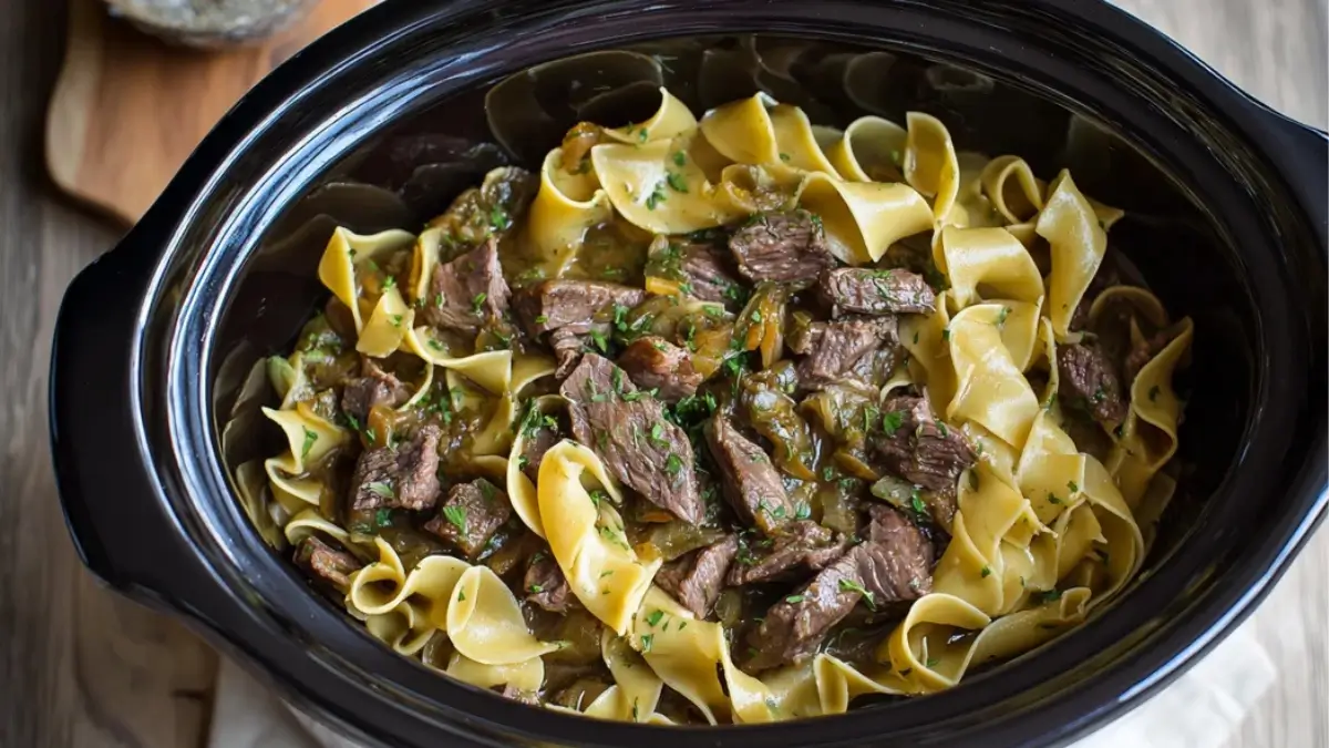 Slow Cooker Beef and Noodles