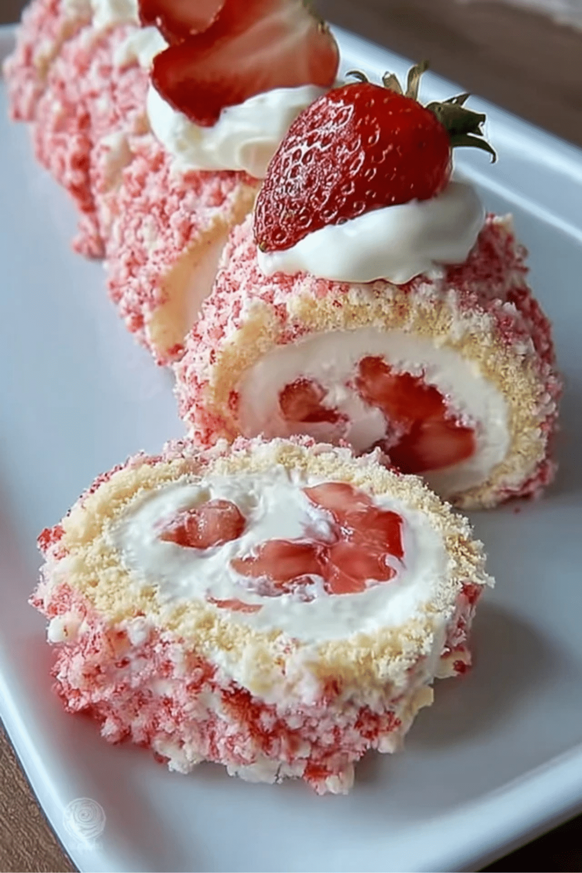 strawberry cheesecake sushi roll