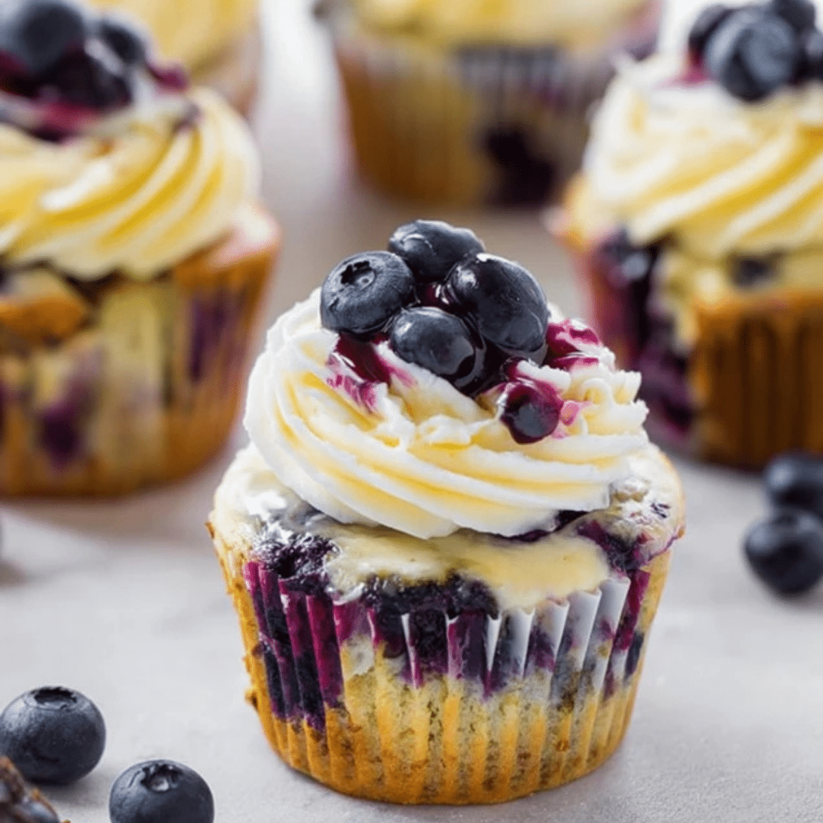 white chocolate blueberry cheesecake cupcakes
