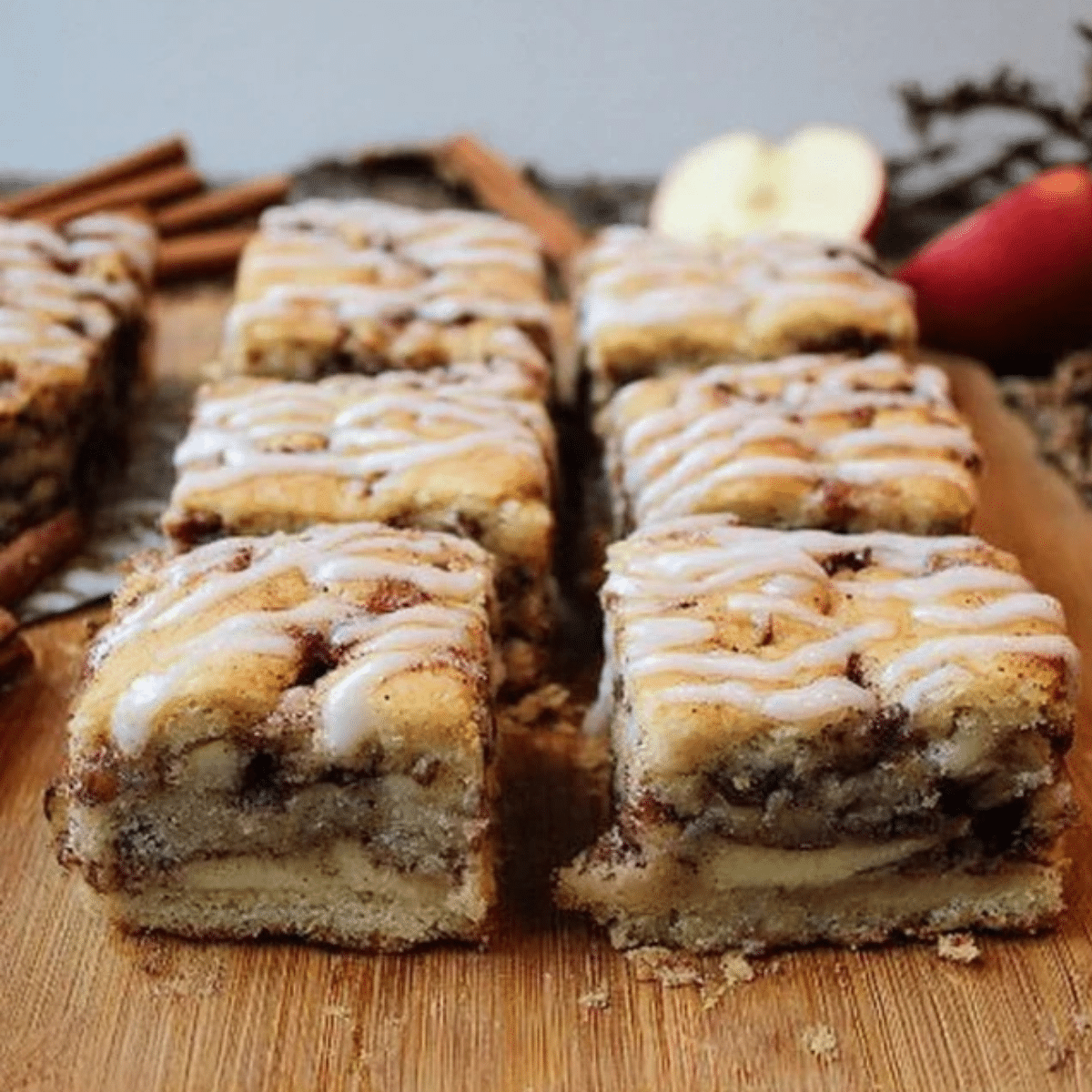 Apple Cinnamon Sheet Cake