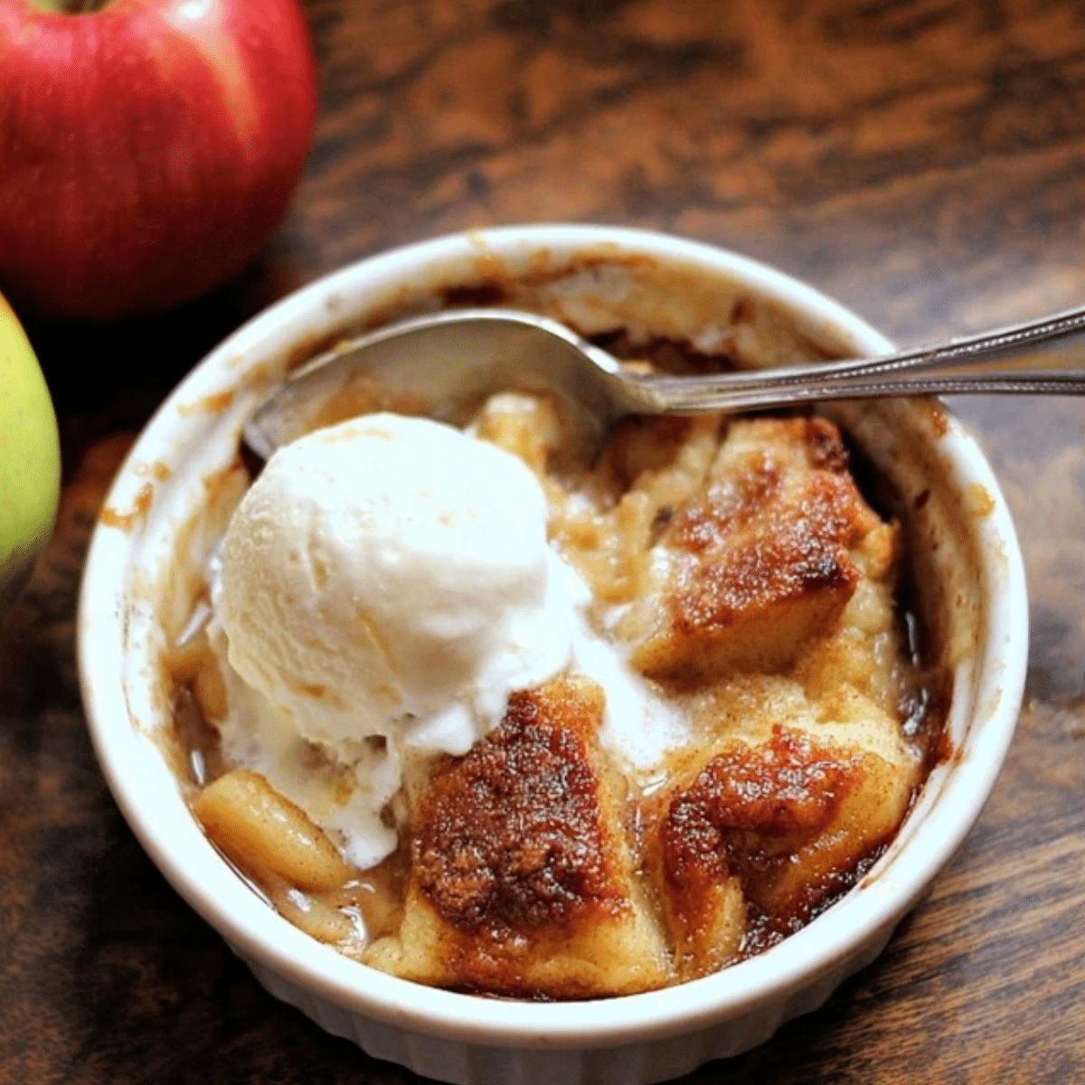 Cinnamon Apple Cobbler