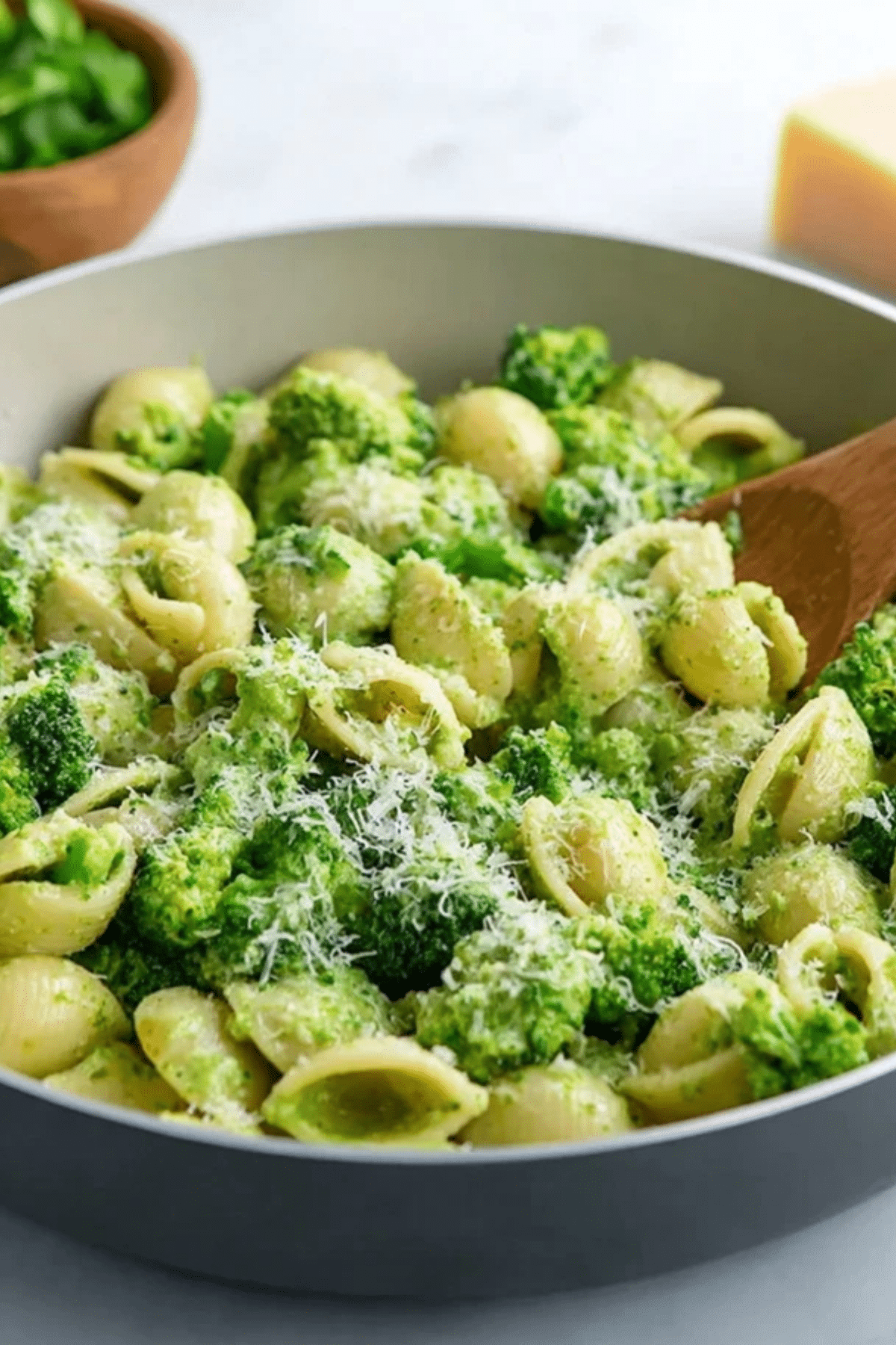 Healthy Broccoli Pasta