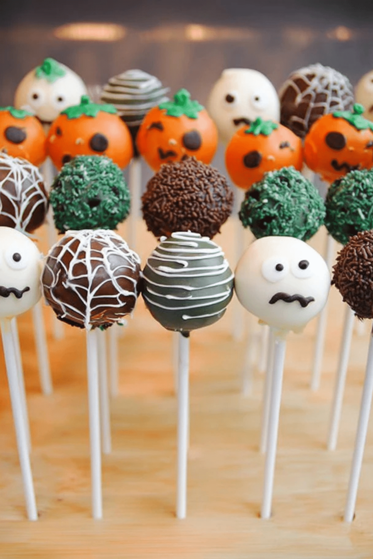 Halloween Cake Pops