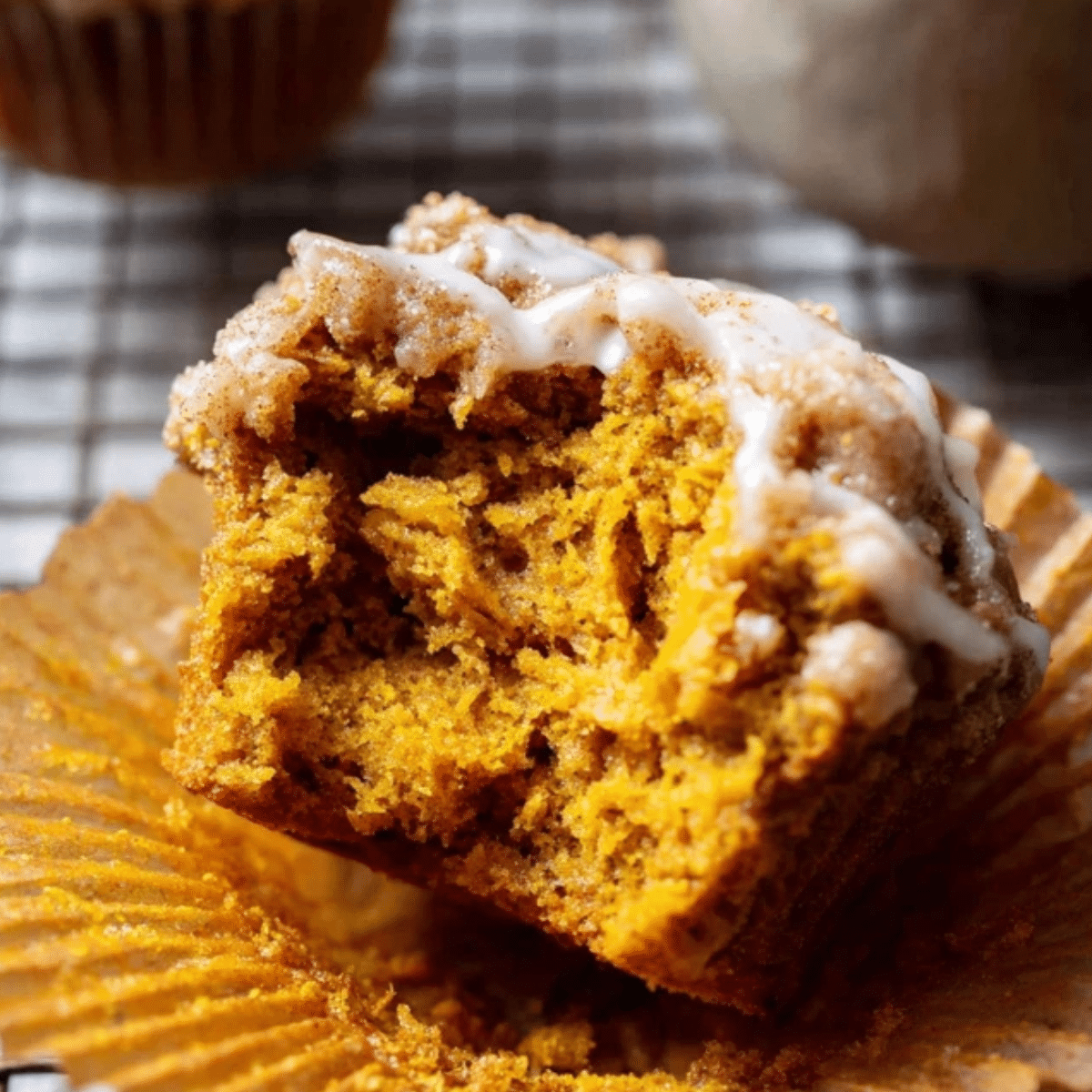 Pumpkin Coffee Cake Muffins