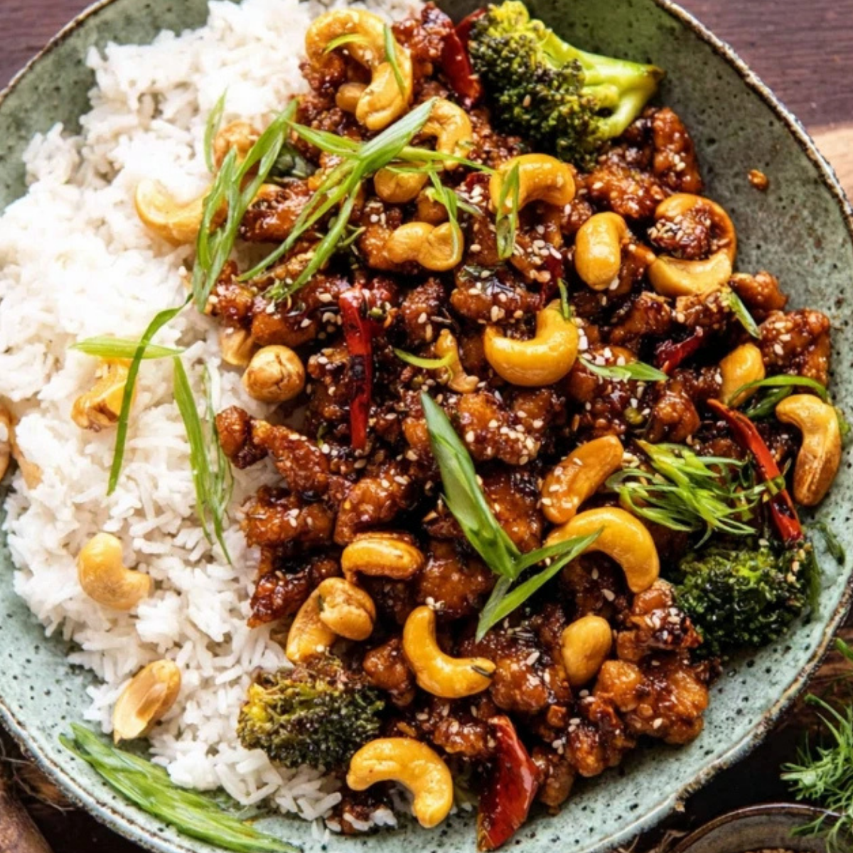 20 Minute Garlic Butter Cashew Chicken