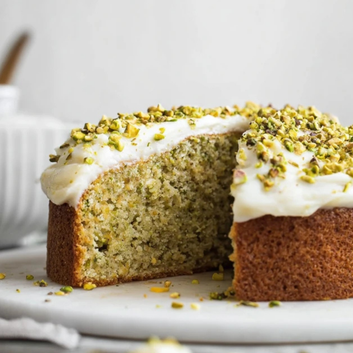 lemon pistachio cake with mascarpone frosting