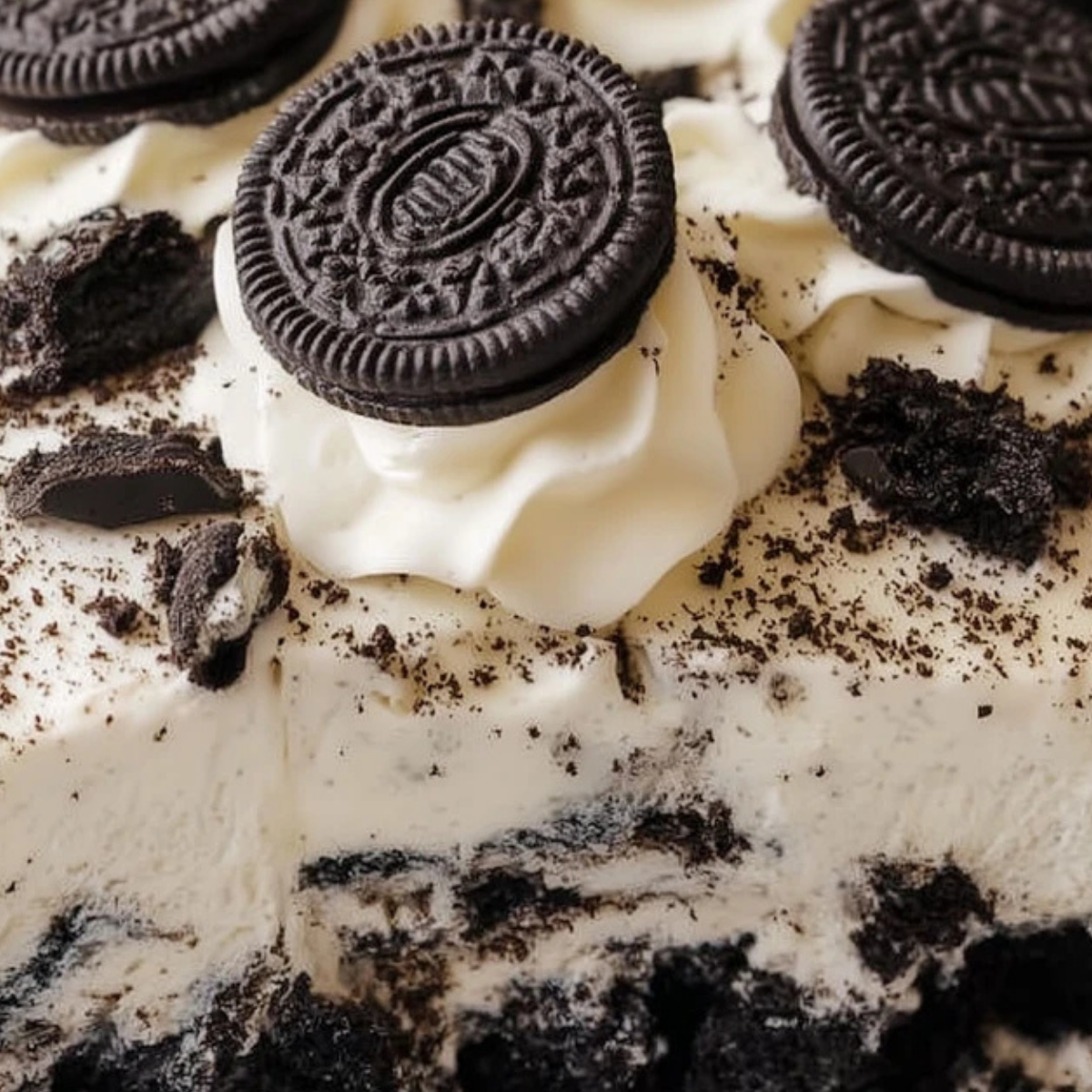 Oreo Earthquake Cake