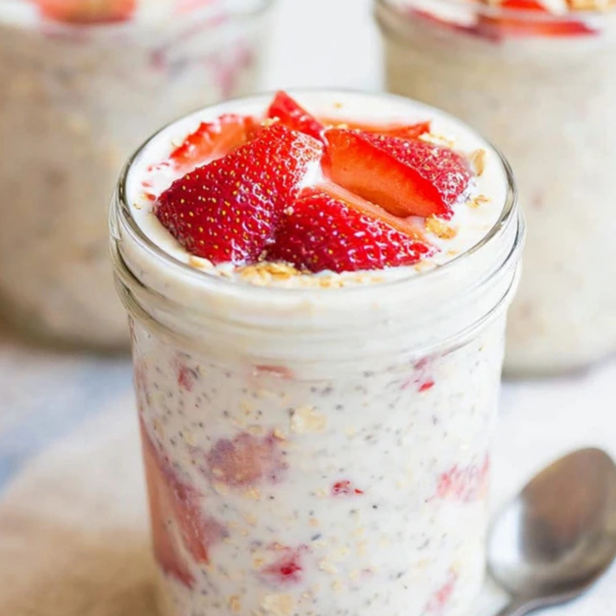 Strawberry Cheesecake Overnight Oats