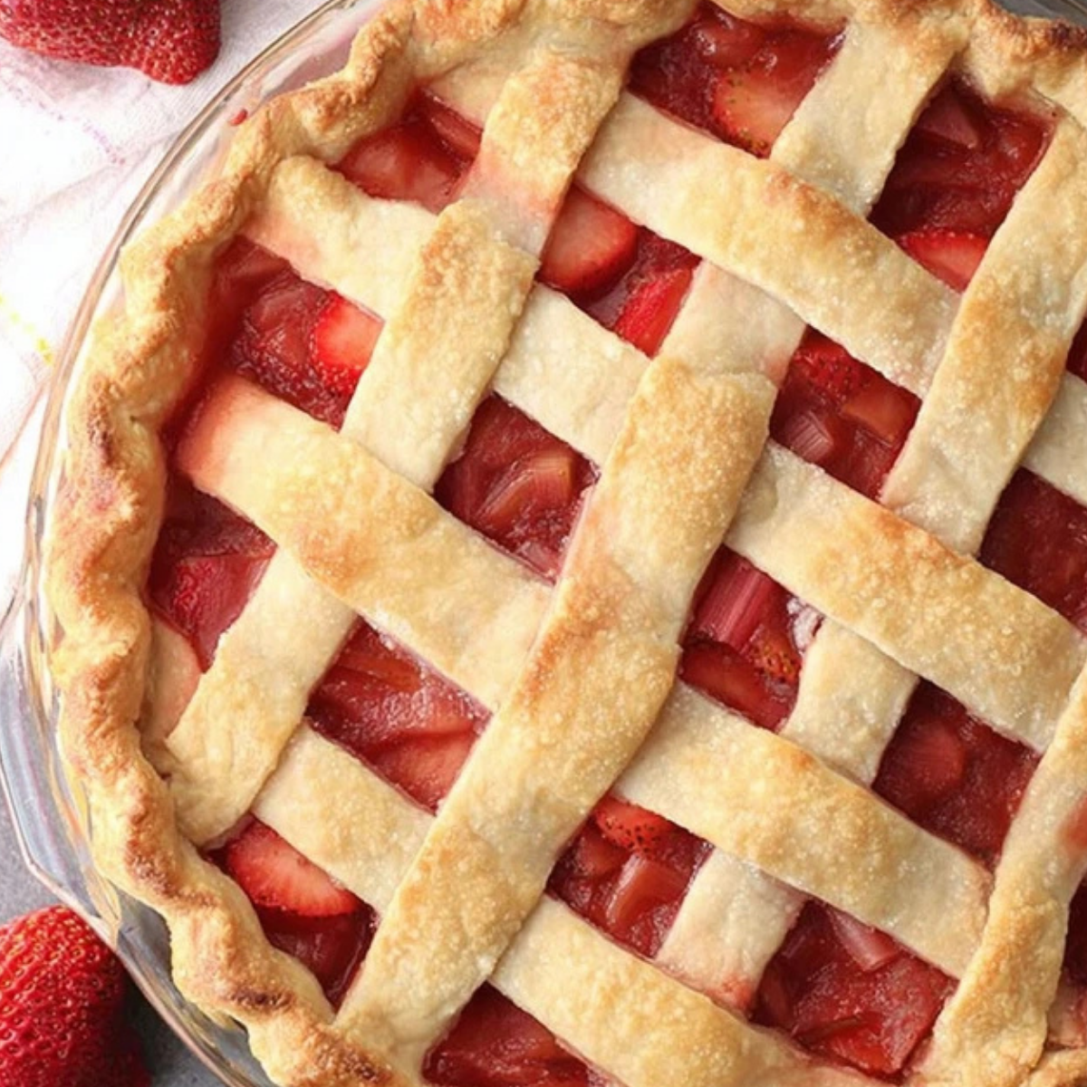 Vegan Strawberry Rhubarb Pie