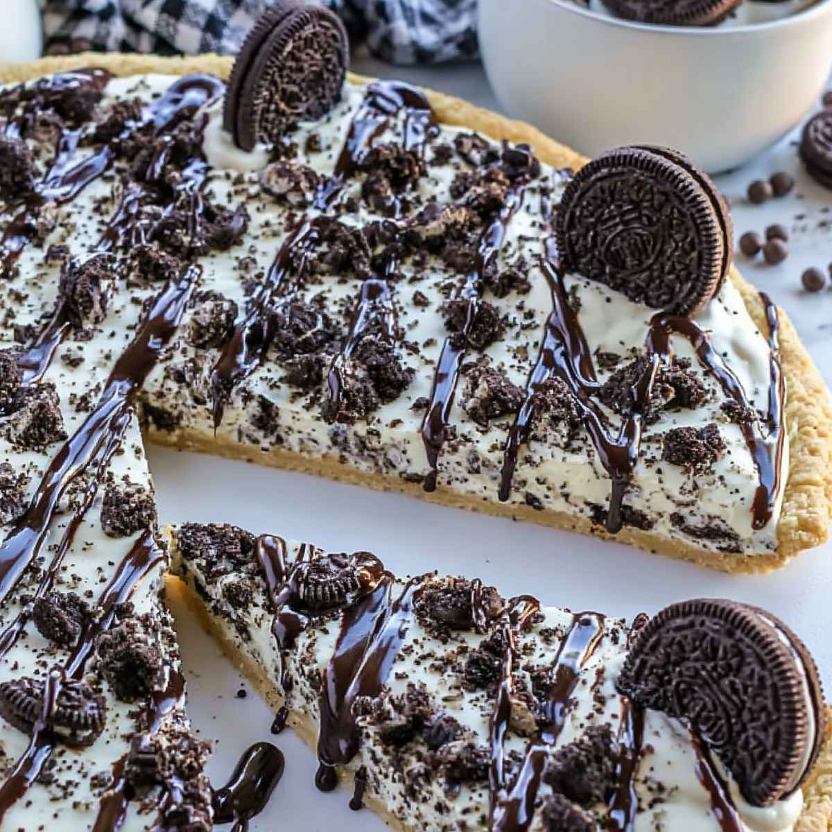 Cookies and Cream Dessert Pizza
