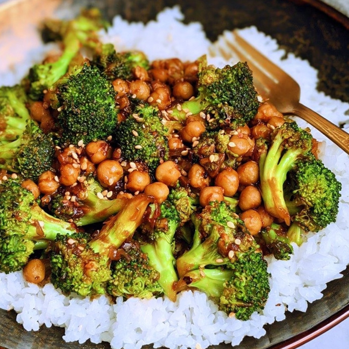 Garlic Broccoli Stir Fry With Chickpeas