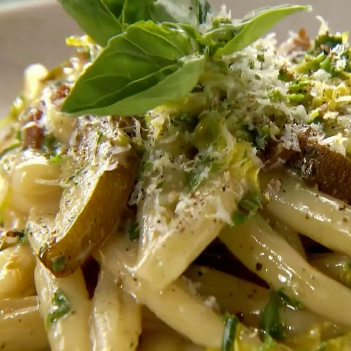 Creamy Zucchini Carbonara